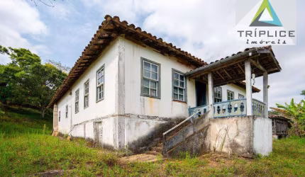 Fazenda com sede centenária, 3 nascentes e localização privilegiada a apenas 3 km da Br-267, próxima a Lima Duarte e somente 43km de Juiz de Fora.