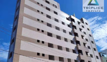 Apartamento garden 2 quartos com área externa de 16m², vaga numerada e elevador. Morro da Glória.