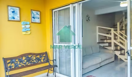 Lindo sobrado em Condomínio Fechado