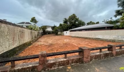 Terreno à venda na Rua Orleans, 342, América, Joinville por R$ 1.300.000