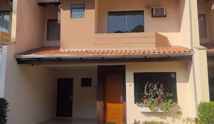 Casa em condomínio fechado à venda na Rua Benjamin Constant, 1420, América, Joinville por R$ 690.000