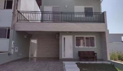 Linda Casa em Condominio