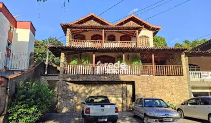 Casa com 5 quartos à venda, 357 m² por R$ 1.500.000 - Santa Terezinha - Juiz de Fora/MG