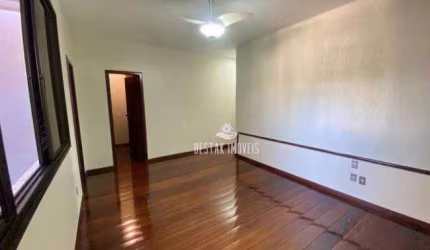Sobrado com 4 quartos à venda, bairro Rezende - Uberlândia/MG