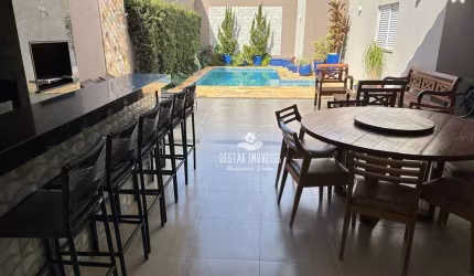 Casa com 3 quartos à venda, bairro Santa Mônica - Uberlândia/MG