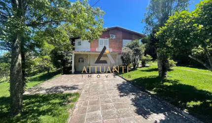 Casa em terreno de 1400 m² em Ana Rech