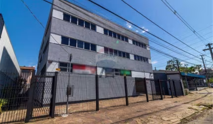 Prédio 3 andares e cobertura, próximo à Avenida Ipiranga