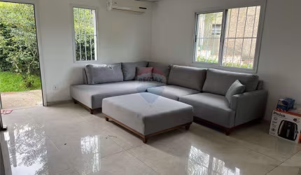 Casa de 2 quartos com amplo terreno e arvores frutíferas a Venda em uma ótima localização