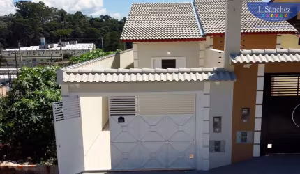 Casa para Venda em Arujá, Jordanópolis, 3 dormitórios, 1 suíte, 2 banheiros, 2 vagas