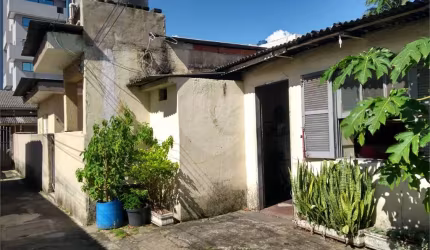 Ótimo terreno no bairro Jaçanã com 07 casas térreas 10 minutos para o Metrô.