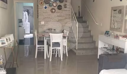Belo sobrado para venda, em condomínio fechado, no bairro do Tremembé.