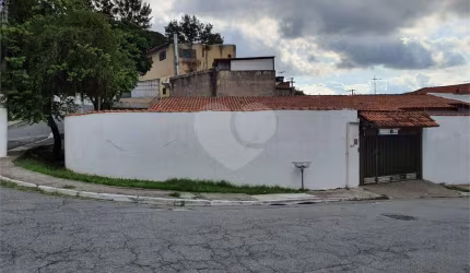 Belíssima Casa Térrea com 4 dormitórios, 2 suítes, com Ar co 5 Vagas  -  na Casa da Pedra / Tremembé