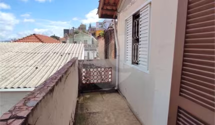Sobrado no Chora Menino 03 dormitórios sendo 02 com varanda