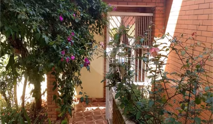 Sobrado Triplex no Jardim Guapira com 350 metros quadrados. 4 dormitórios sendo 1 suíte