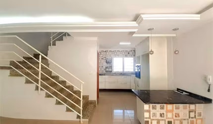 Casa de Condomínio  95m²  Saúde