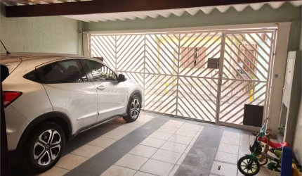 SOBRADO DE VILA COM 165 M² - E ESPAÇO GOURMET