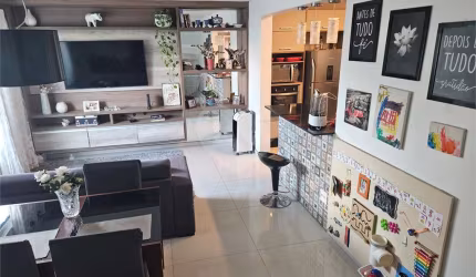 Sobrado em Condomínio 3 quartos 1 suíte 2 vagas 100m²