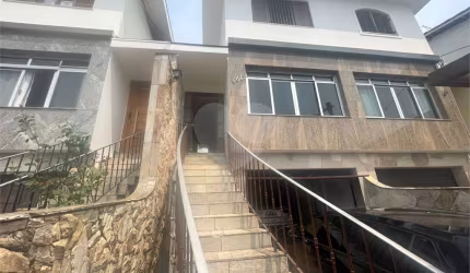 Sobrado Jardim Temembé/Vila Arnoni, 03 dormitórios, 1 suíte.