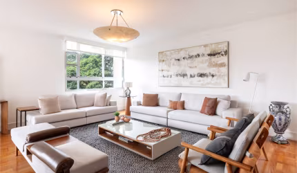 Apartamento reformado à venda na Bela Vista, 220 m², 3 dormitórios, 1 suíte, 2 vagas, porteira fechada