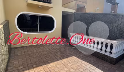Sobrado para venda, 150m2, 3 quartos (1 suíte), sala com varanda. 4 vagas. Vila Mazzei. Tucuruvi.