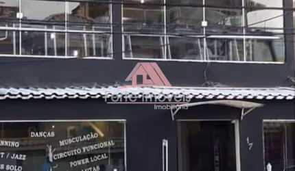 Prédio - no Bairro Silvestre - CG/RJ
