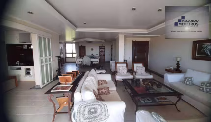 Apartamento de 300m², com 4 suítes, Rio Vermelho