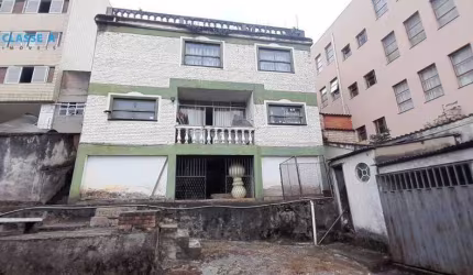 Classe A Imóveis apresenta: Casa Ampla para Reforma na Av. Nossa Senhora do Carmo