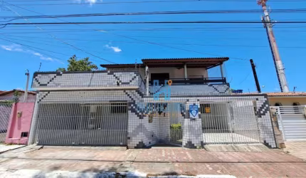 Casa com 7 dormitórios à venda, 240 m² por R$ 450.000,00 - Candelária - Natal/RN