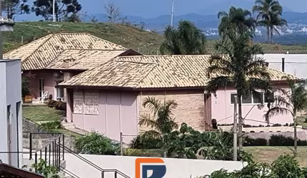 Linda Casa no Condominio Colinas do Parahyba