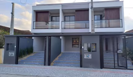 Sobrado à venda no bairro Costa e Silva - Joinville/SC