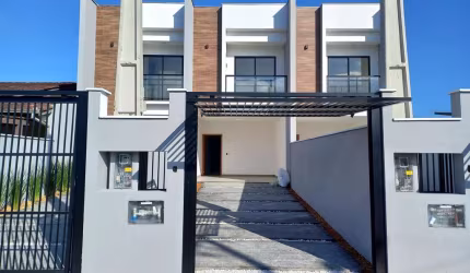Sobrado à venda no bairro Vila Nova - Joinville/SC