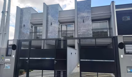Sobrado à venda no bairro São Marcos - Joinville/SC