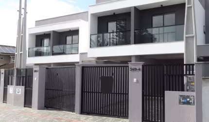 Sobrado à venda no bairro Santo Antônio - Joinville/SC