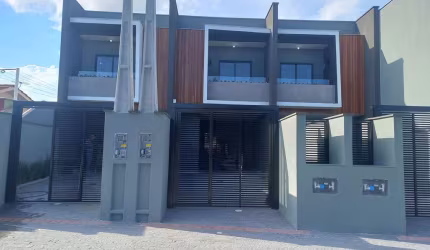 Sobrado à venda no bairro Saguaçu - Joinville/SC
