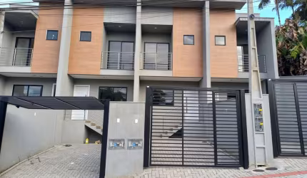 Sobrado à venda no bairro Floresta - Joinville/SC