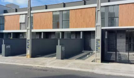 Sobrado à venda no bairro Comasa - Joinville/SC