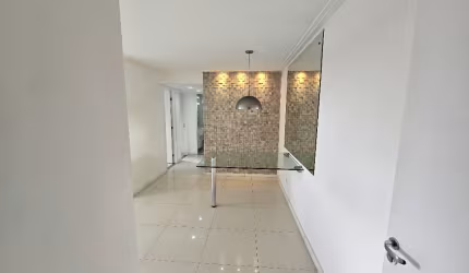 Apartamento de 2 quartos, 1 suíte, varanda, no Condomínio Città de Lauro de Freitas!