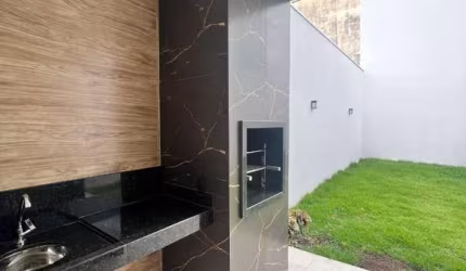 Casa com 3 quartos à venda no Santa Mônica, Uberlândia  por R$ 860.000