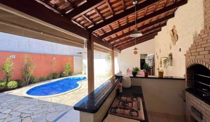 Casa com 3 quartos à venda no Vigilato Pereira, Uberlândia  por R$ 1.100.000