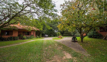 Vendo sítio cinematográfico em Viamão com 20 ha de área e 1.340 m² de construção, sensacional