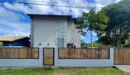 Casa com 2 quartos à venda no Ribeirão da Ilha, Florianópolis  por R$ 695.000