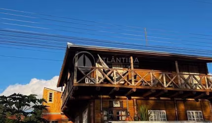 Casa de 04 dormitórios - Rio Pequeno - Camboriú