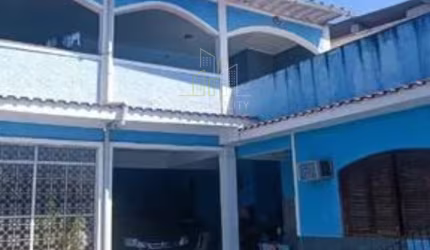 Excelente Casa em Santa Cruz para venda - 6 quartos sendo 2 suítes, 320m² - Rio de Janeiro