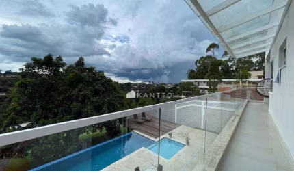 Maravilhosa casa com 3 dormitórios à venda, 335 m² por R$ 1.850.000 - Novo Horizonte - Juiz de Fora/