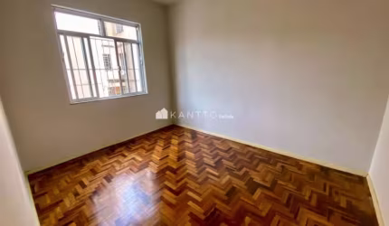 Apartamento com 3 dormitórios à venda, 63 m² por R$ 229.000 - Centro - Juiz de Fora/MG