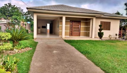 Casa 03 Dorm à venda no Bairro Faxinal com 134 m² de área privativa - 2 vagas de garagem