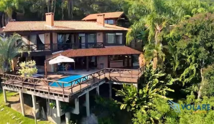 Uma das casas de praia mais privilegiadas de Santa Catarina!