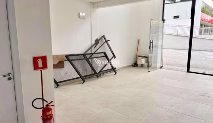 SALA TÉRREA COM MEZANINO – MODERNA, FUNCIONAL E PRONTA PARA O SEU NEGÓCIO!