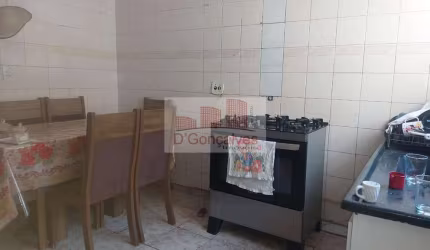 Casa Térrea em Conceição  -  Diadema com 3 dorm  sala cozinha, 2 banh 2 vaga, no fundo 2 dorm com banheiro .