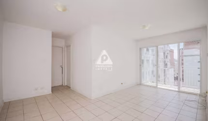 Apartamento 2 quartos sala com varanda infraestrutura total 1 vaga Centro.